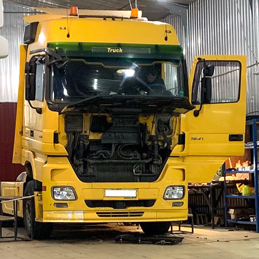 Тягач MERCEDES-BENZ ACTROS 1841 оснащен газодизелем